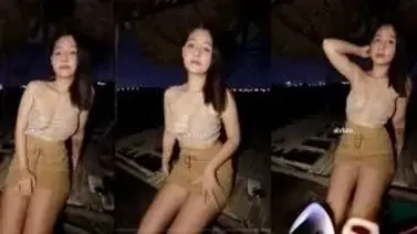 Cantik Rela Diajak Ke Gubuk Sawah Bercinta
